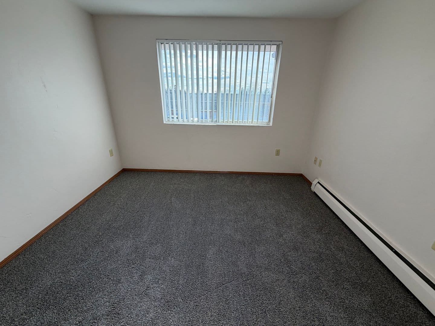 Green Bay Apartment: 2717 Humboldt Rd