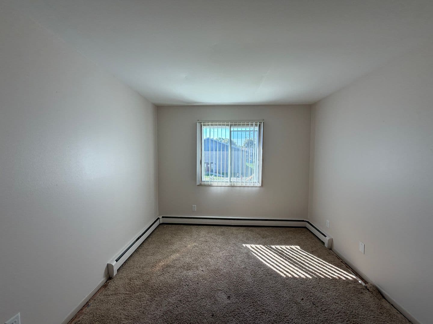 Green Bay Apartment: 1688 Shawano Ave