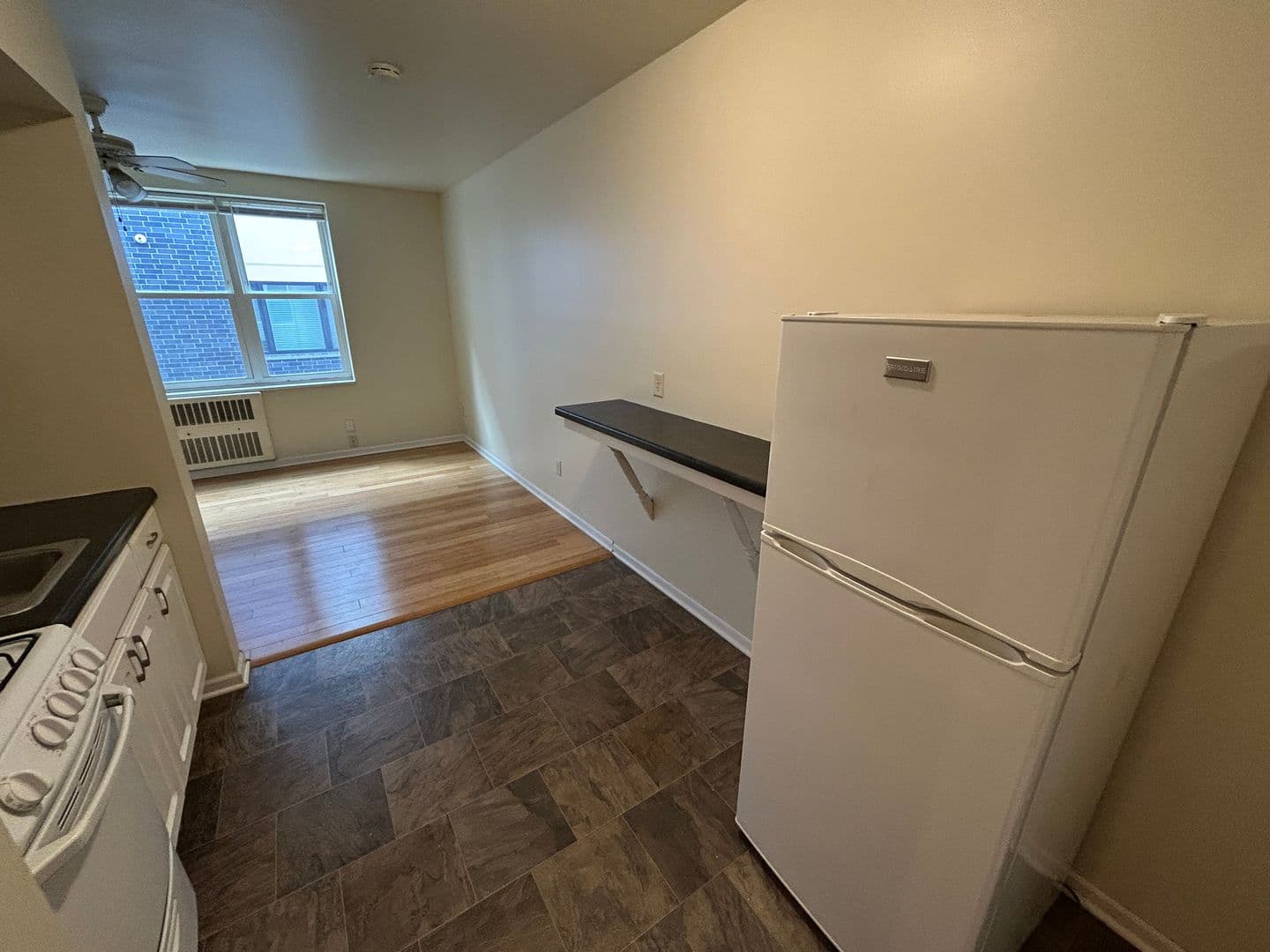 Milwaukee Apartment: 1819 N. Cambridge Ave.