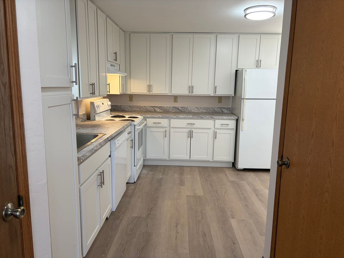 Green Bay Apartment: 2717 Humboldt Rd