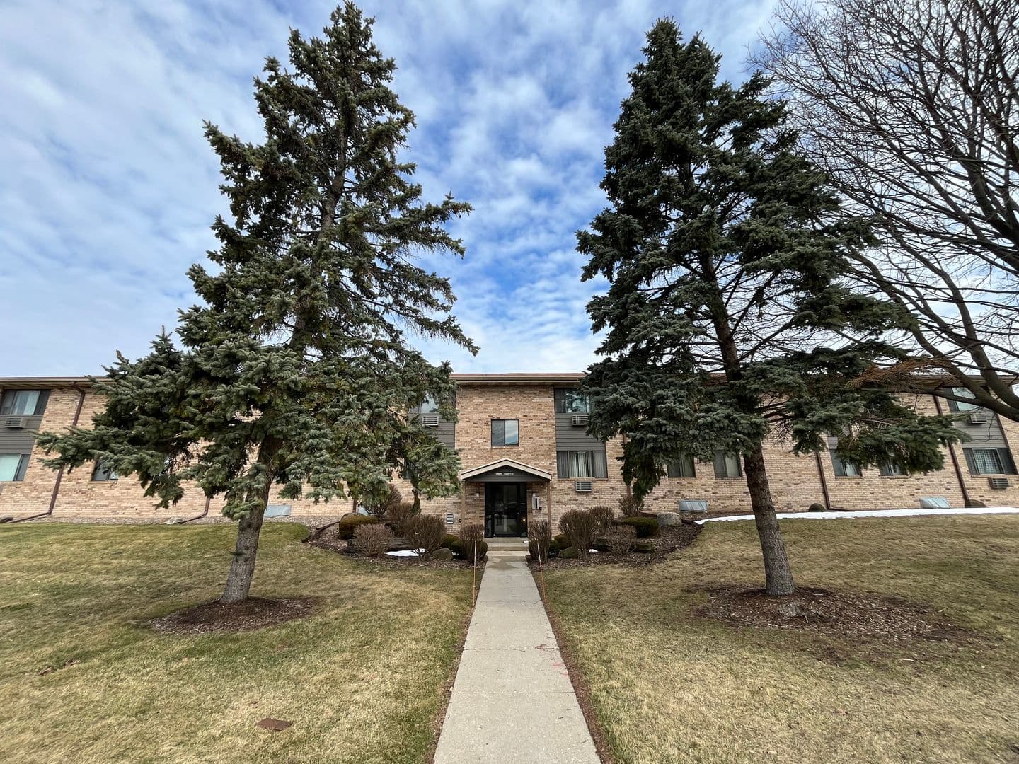 Germantown Apartment: N114W15846 Sylvan Circle