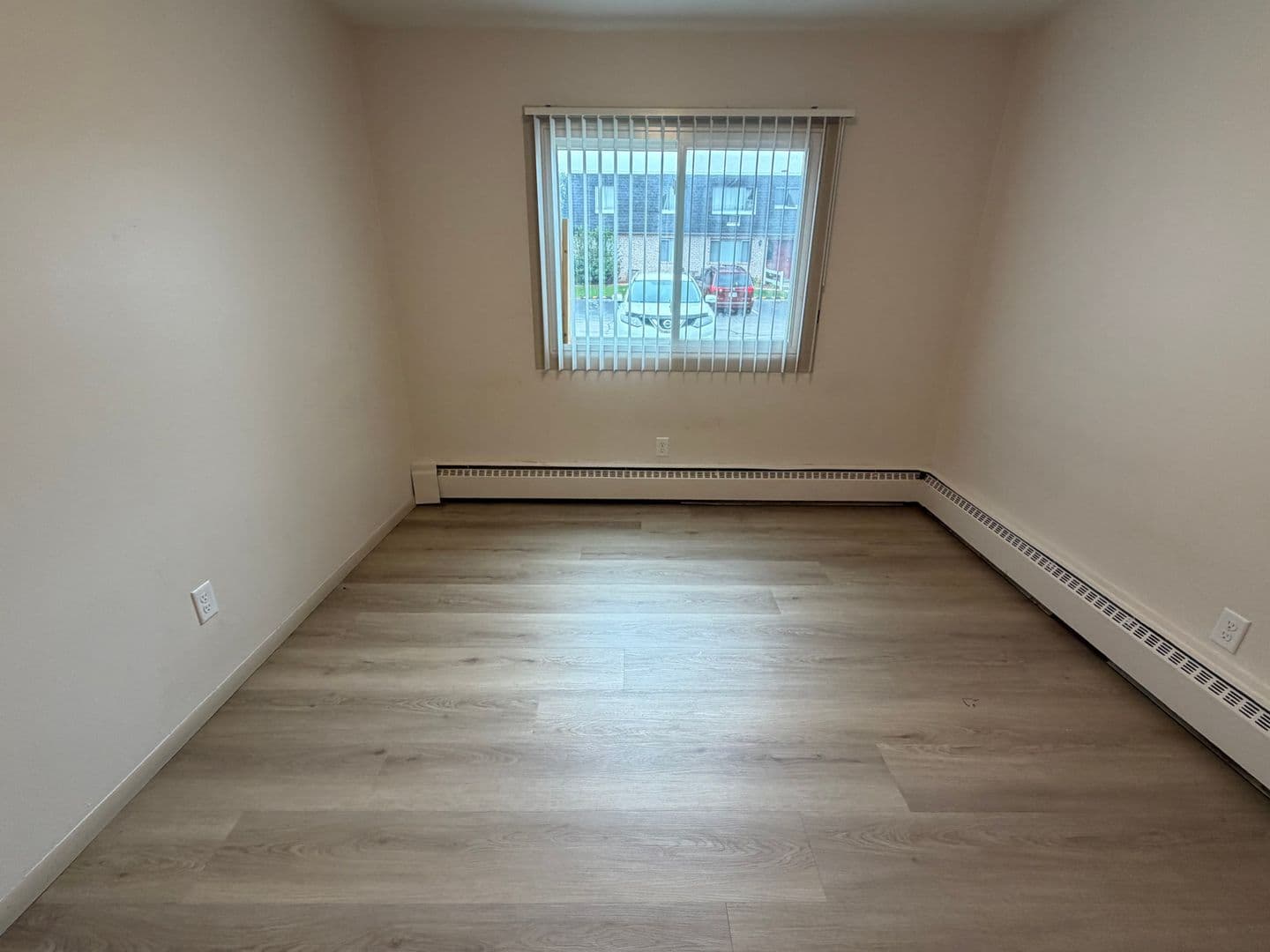 Green Bay Apartment: 1680 Shawano Ave