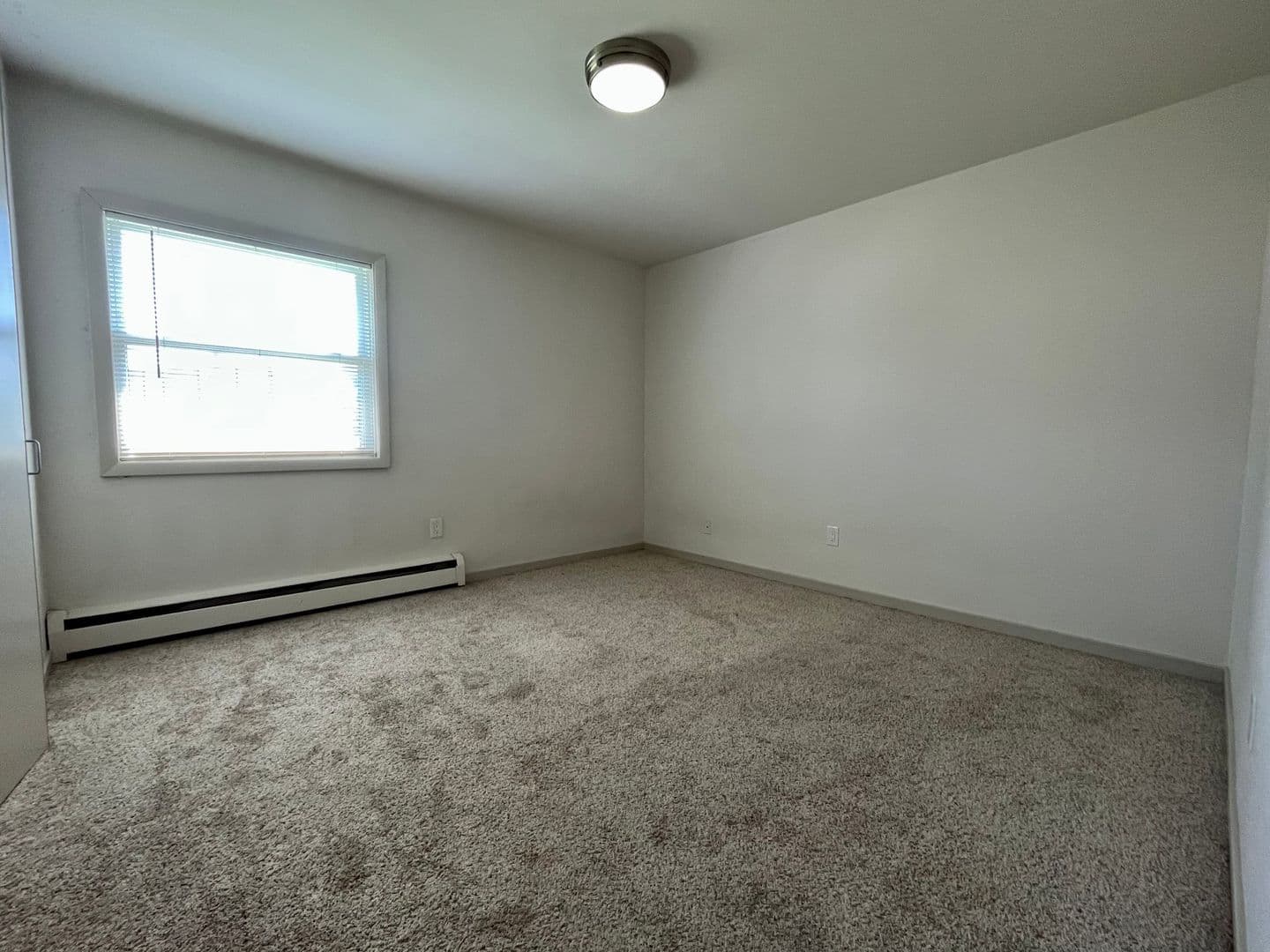 Milwaukee Apartment: 2867 S. Kinnickinnic Ave.