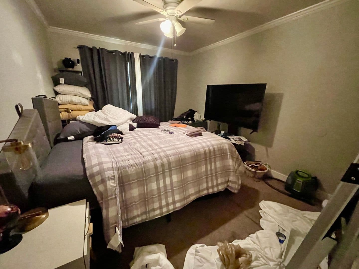 Milwaukee Apartment: 2425 N Oakland Ave