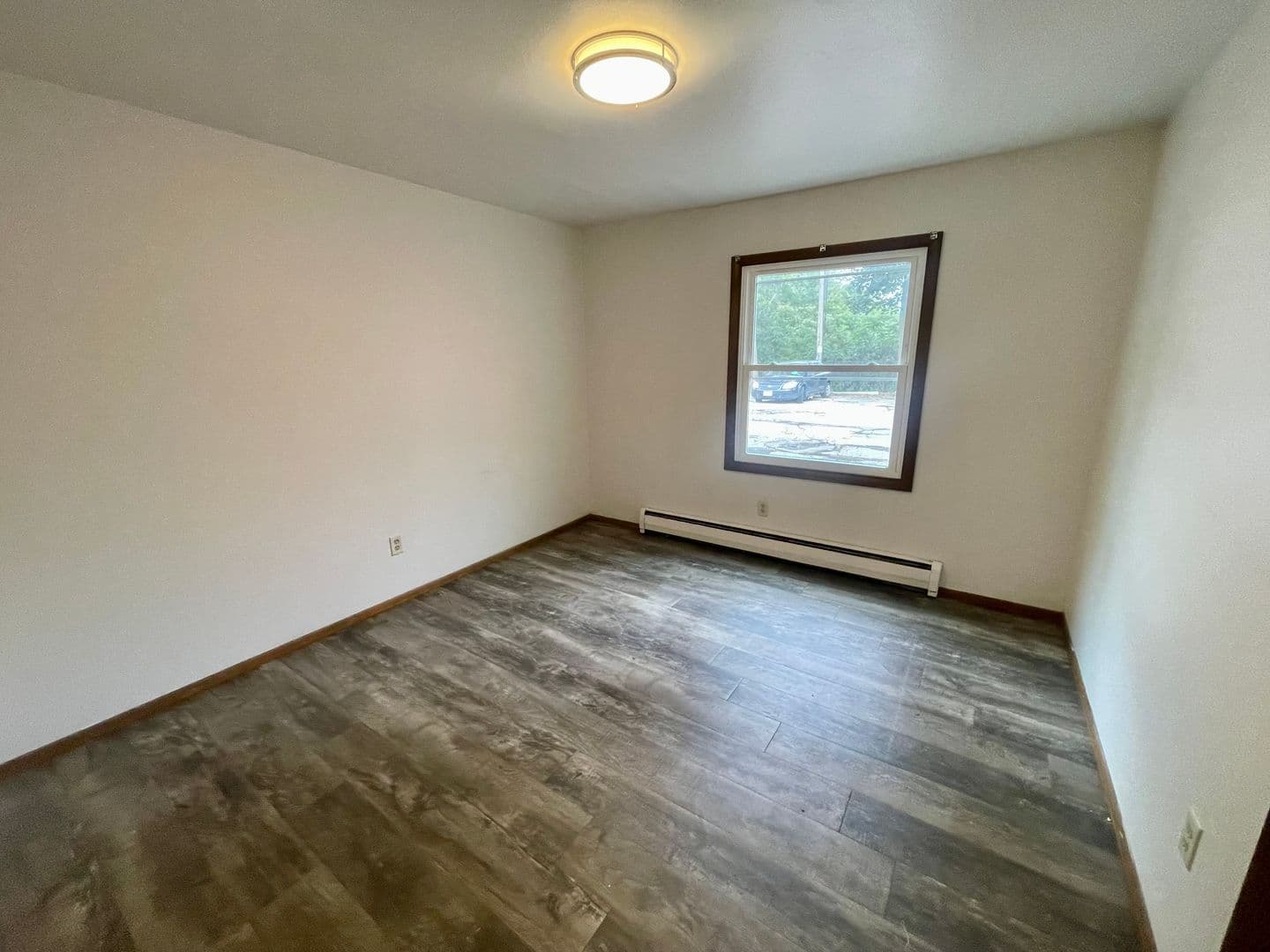 Milwaukee Apartment: 1524 E Providence Ave