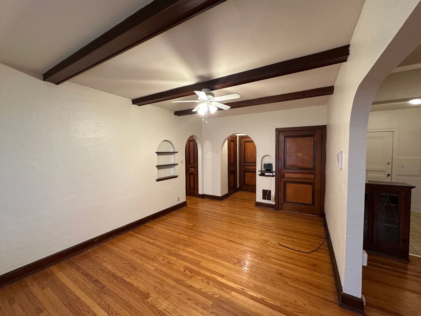 Shorewood Apartment: 4480 N Oakland Ave