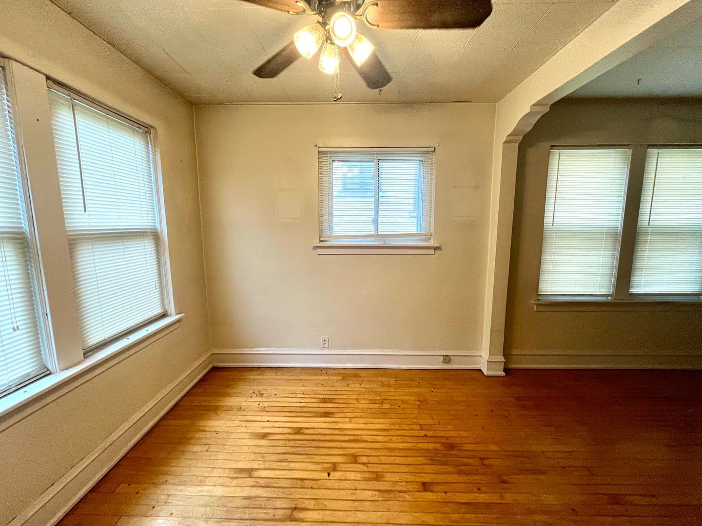 Shorewood Apartment: 1716 E Newton Ave
