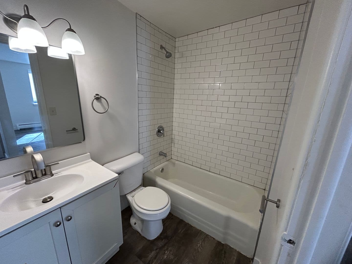 Milwaukee Apartment: 2555 N Farwell Ave