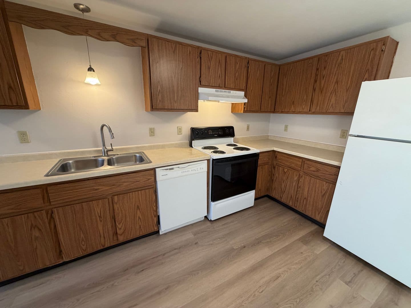 Green Bay Apartment: 2721 Humboldt Rd