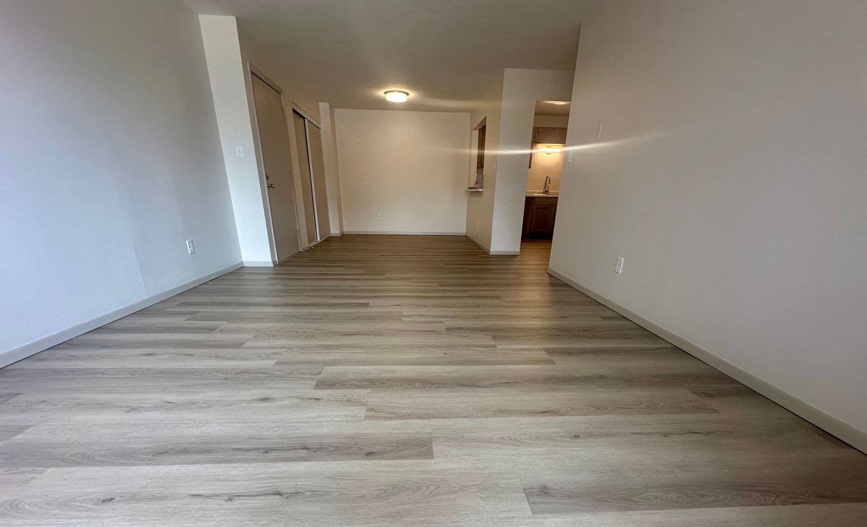 Green Bay Apartment: 1670 Shawano Ave