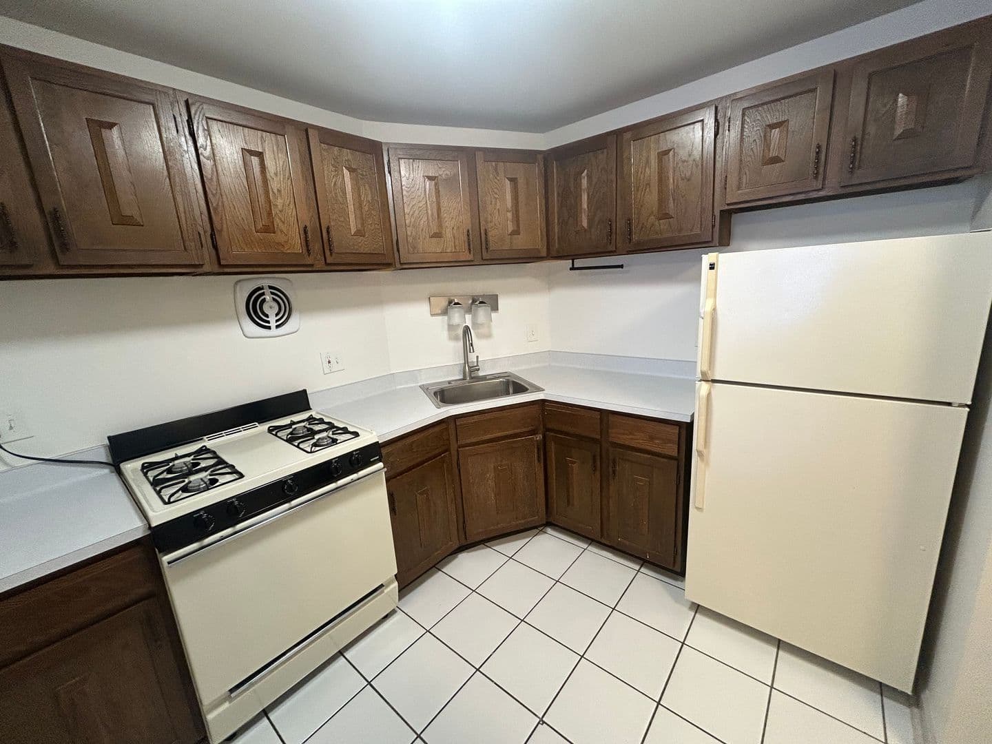 Milwaukee Apartment: 2636 S Logan Ave