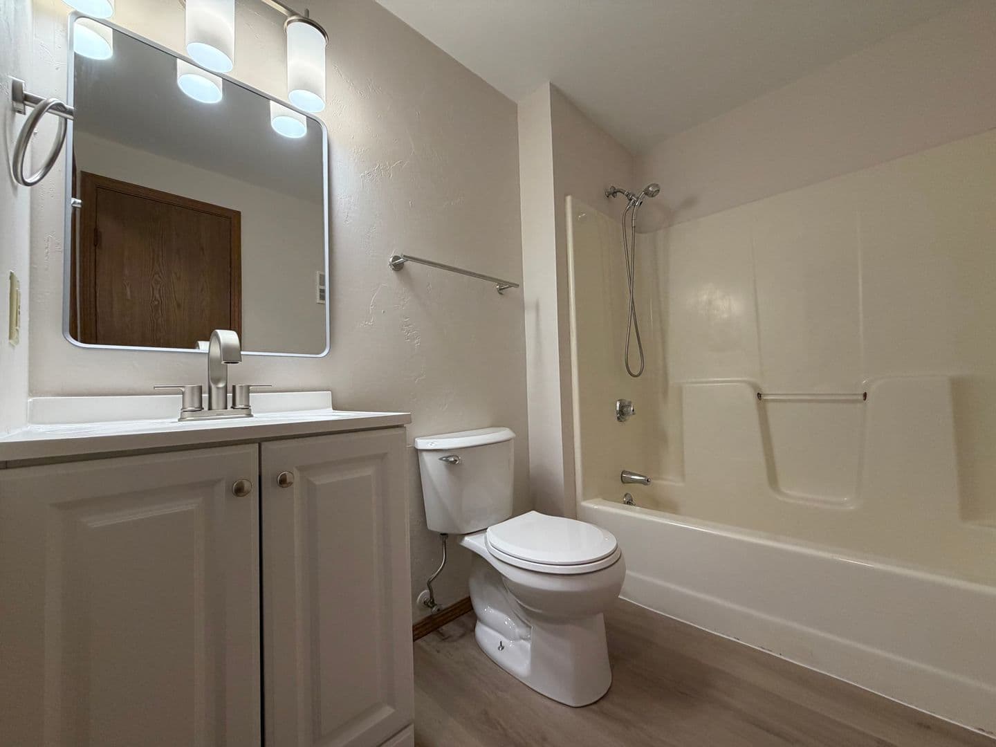 Green Bay Apartment: 2681 Humboldt Rd