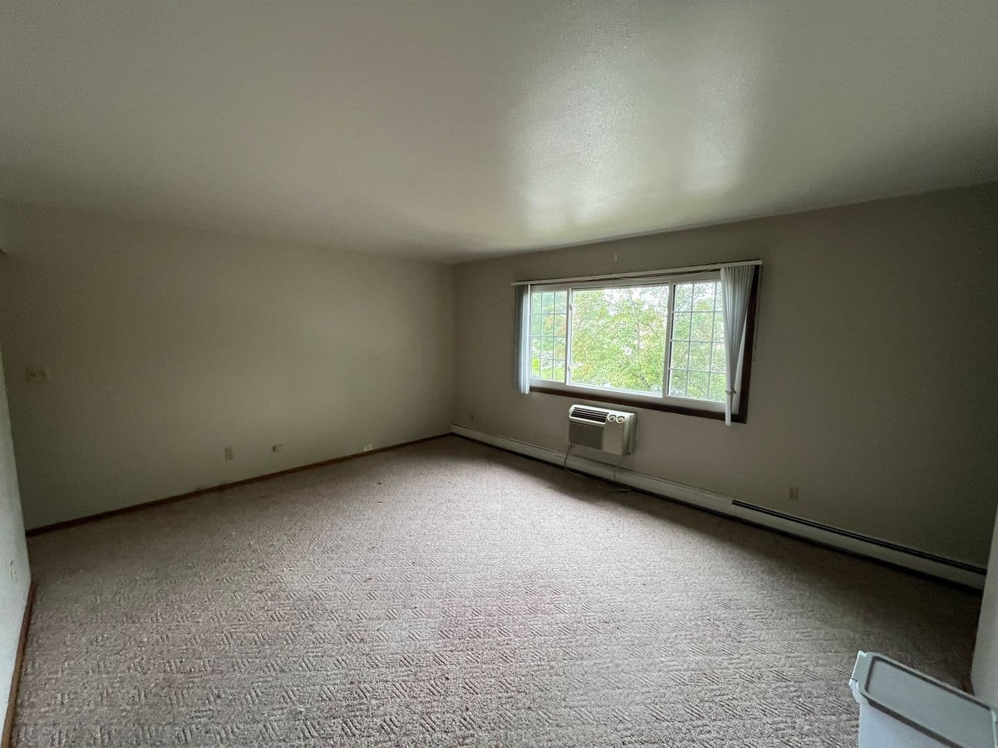 Germantown Apartment: W155N11352 Sylvan Circle