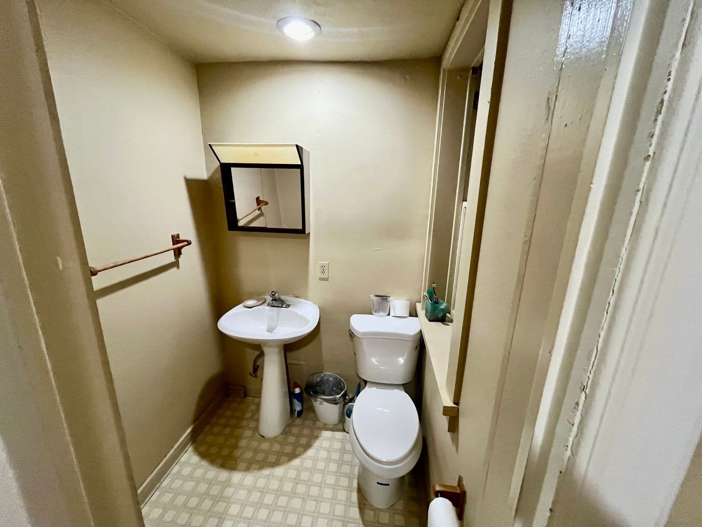 Milwaukee Apartment: 2320 E Belleview Pl.