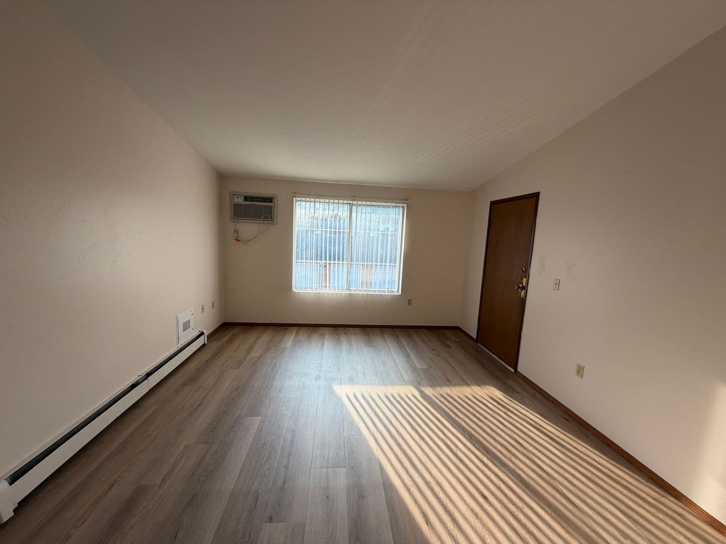 Green Bay Apartment: 2681 Humboldt Rd