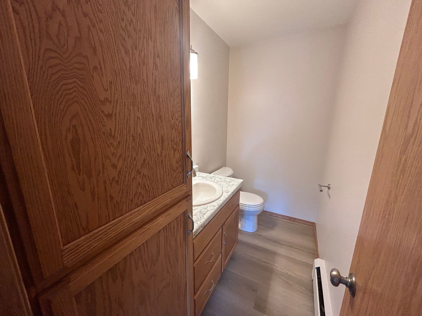 Menasha Apartment: 992 Third Street