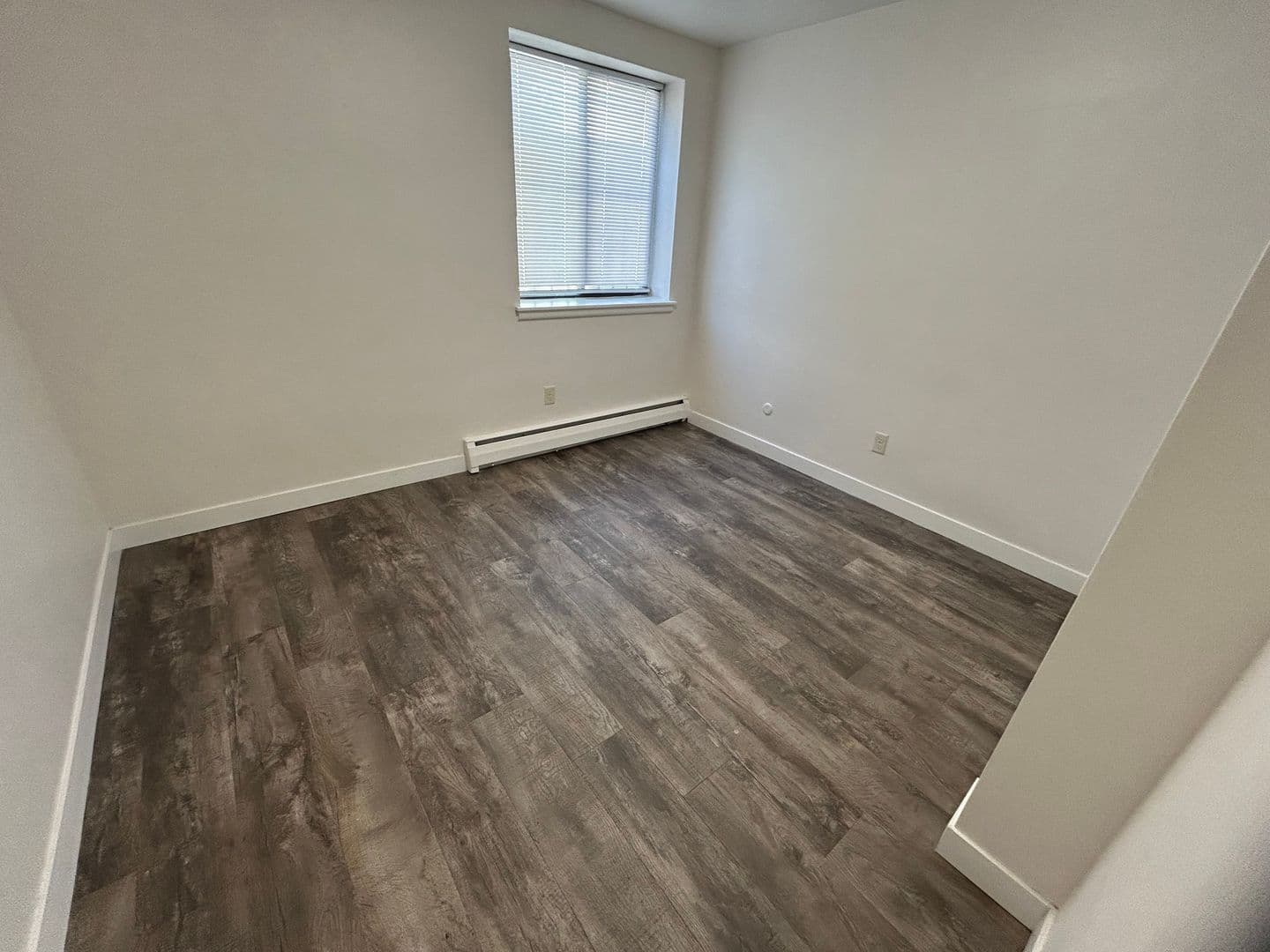 Milwaukee Apartment: 2555 N Farwell Ave