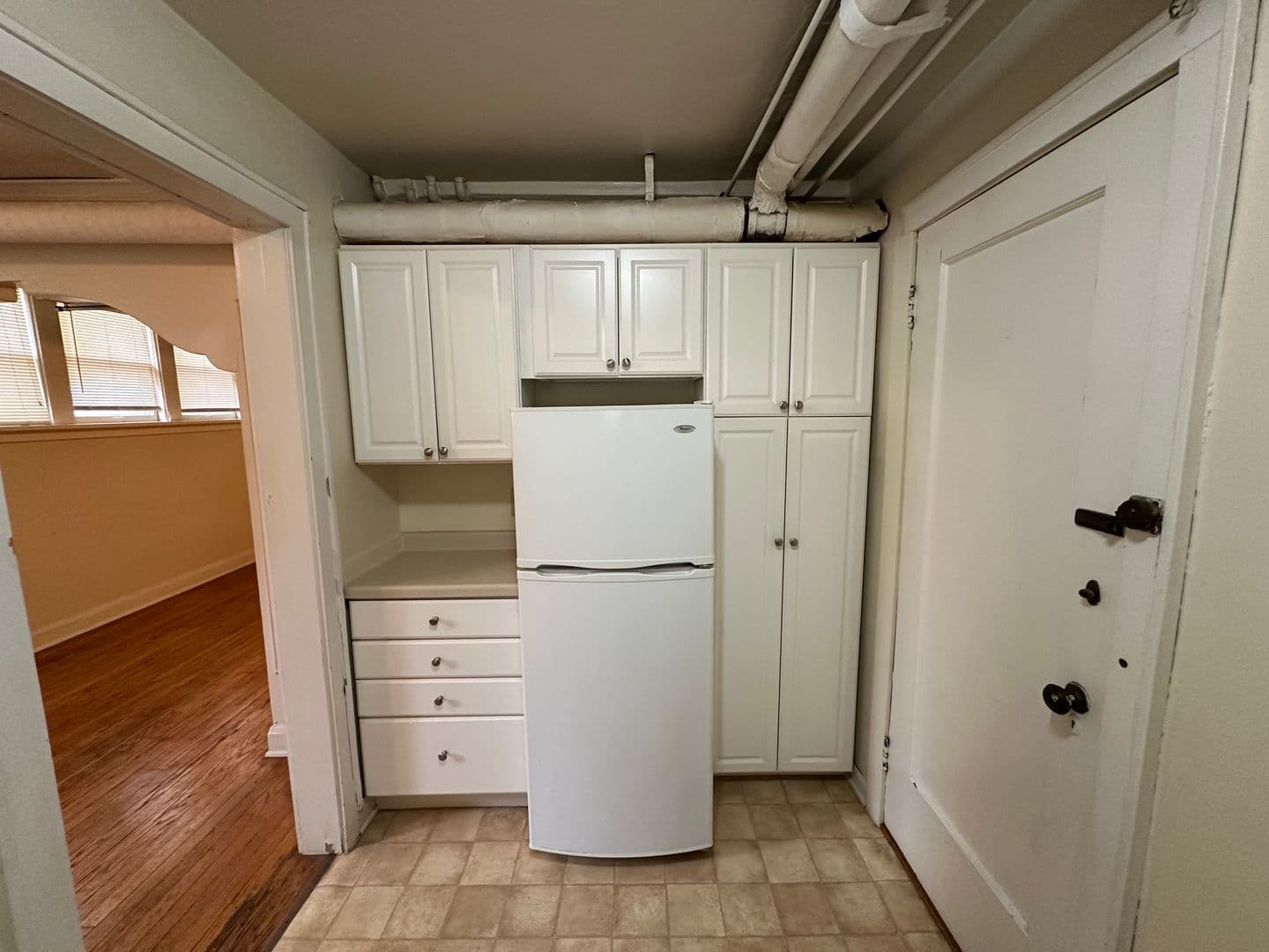 Shorewood Apartment: 3825 N Oakland Ave