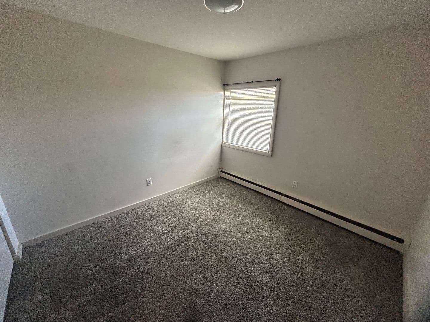Milwaukee Apartment: 2867 S. Kinnickinnic Ave.