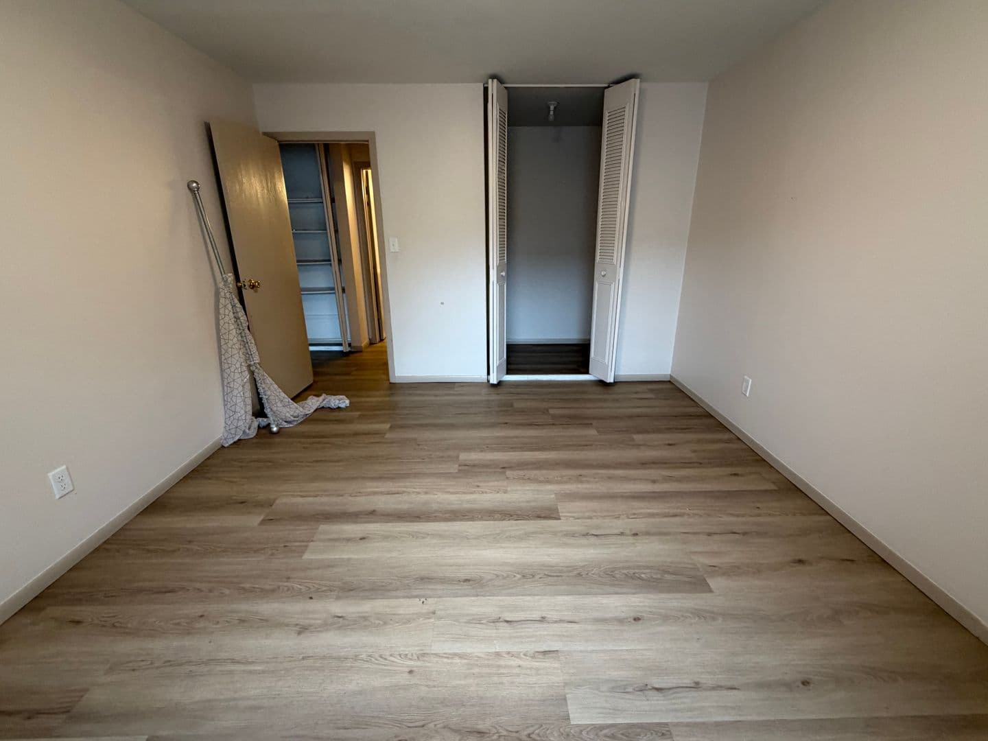 Green Bay Apartment: 1680 Shawano Ave