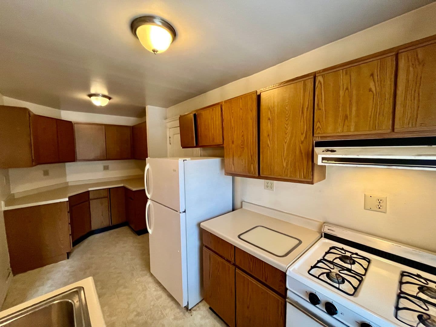 Milwaukee Apartment: 2507-2515 N Stowell