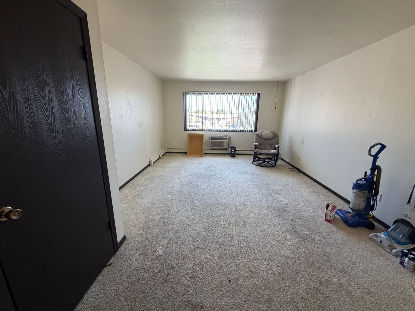 Green Bay Apartment: 1674 Shawano Ave