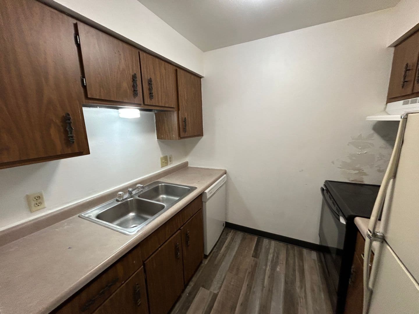 Menasha Apartment: 992 Third Street
