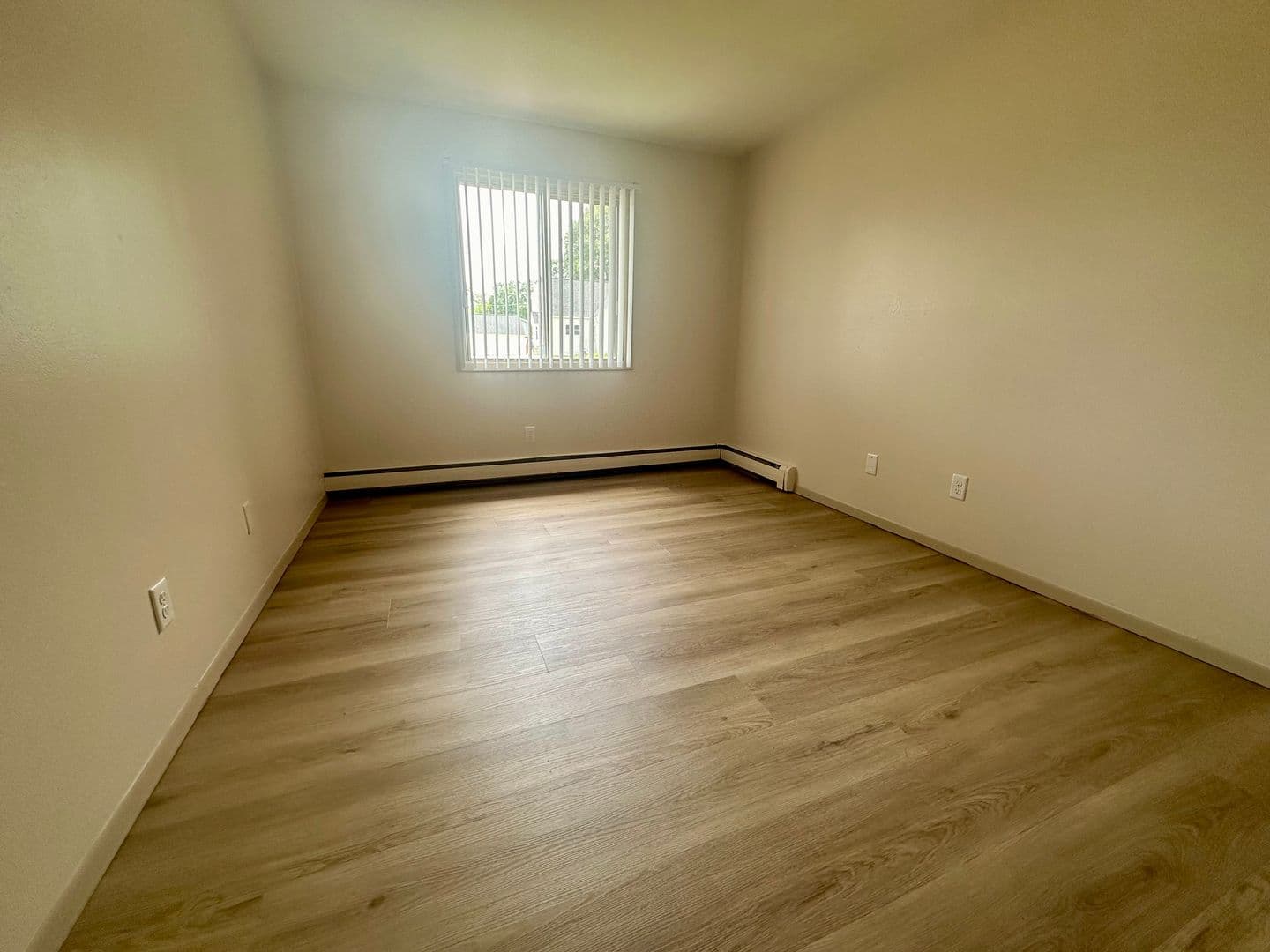 Green Bay Apartment: 1670 Shawano Ave