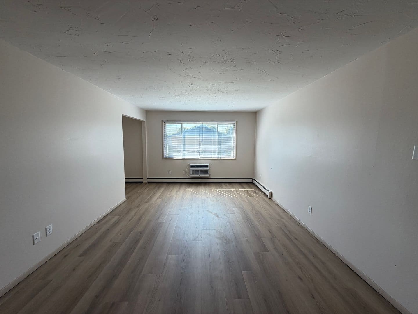 Green Bay Apartment: 1688 Shawano Ave