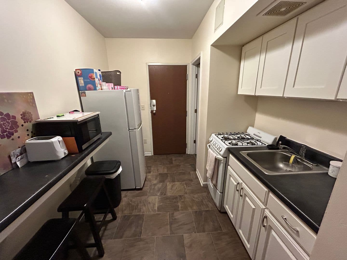 Milwaukee Apartment: 1819 N. Cambridge Ave.