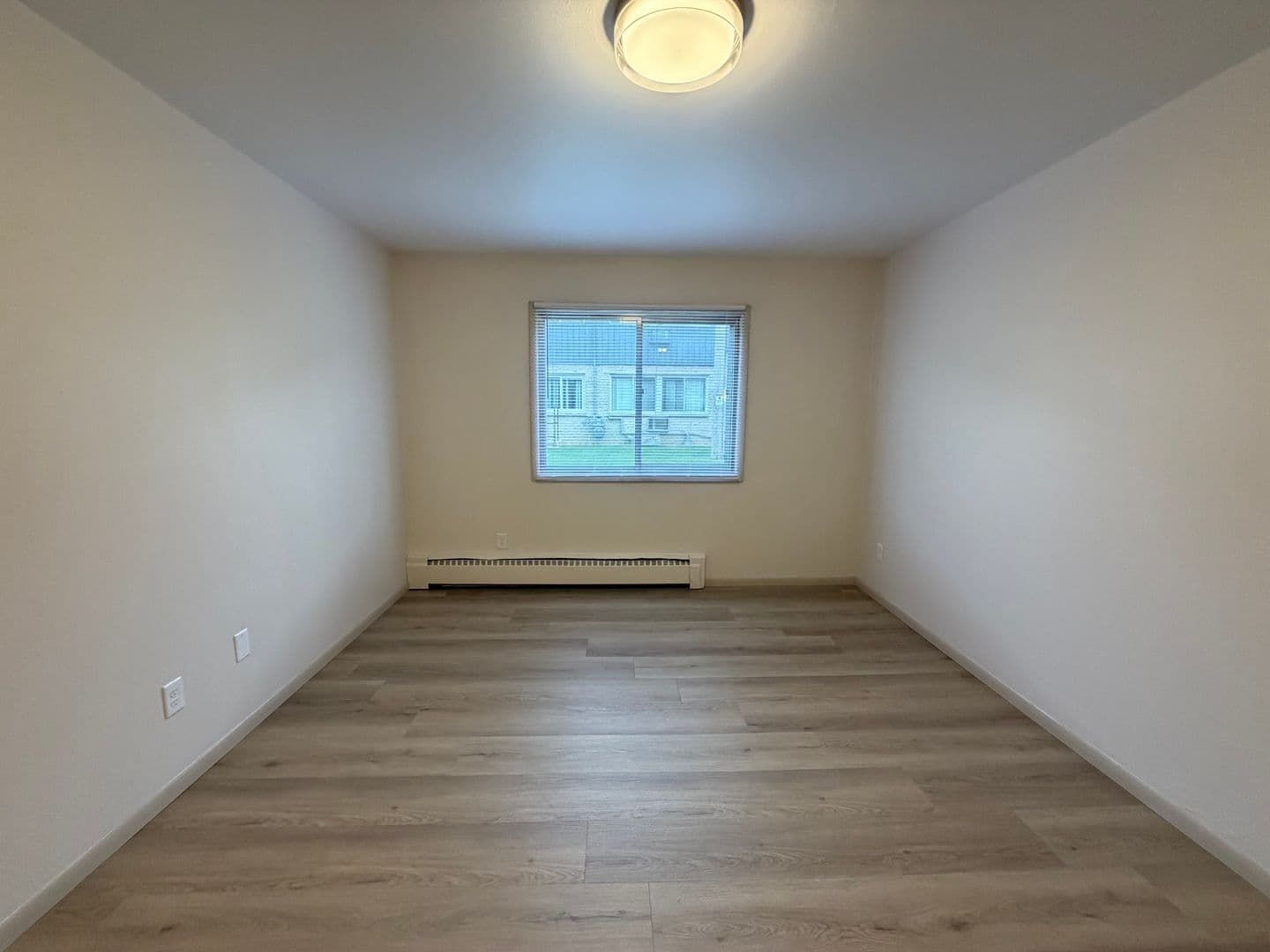 Green Bay Apartment: 1694 Shawano Ave
