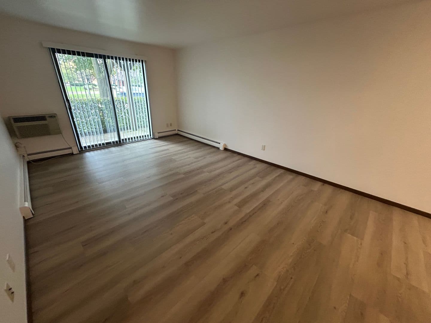 West Allis Apartment: 11322 W National Ave