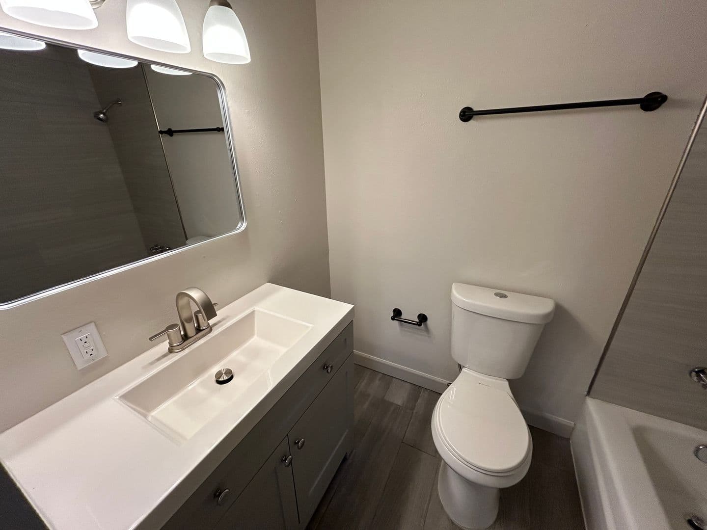 West Milwaukee Apartment: 5501 W National Ave