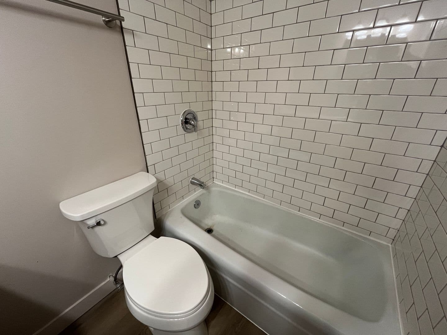 Milwaukee Apartment: 4246 S 60th St