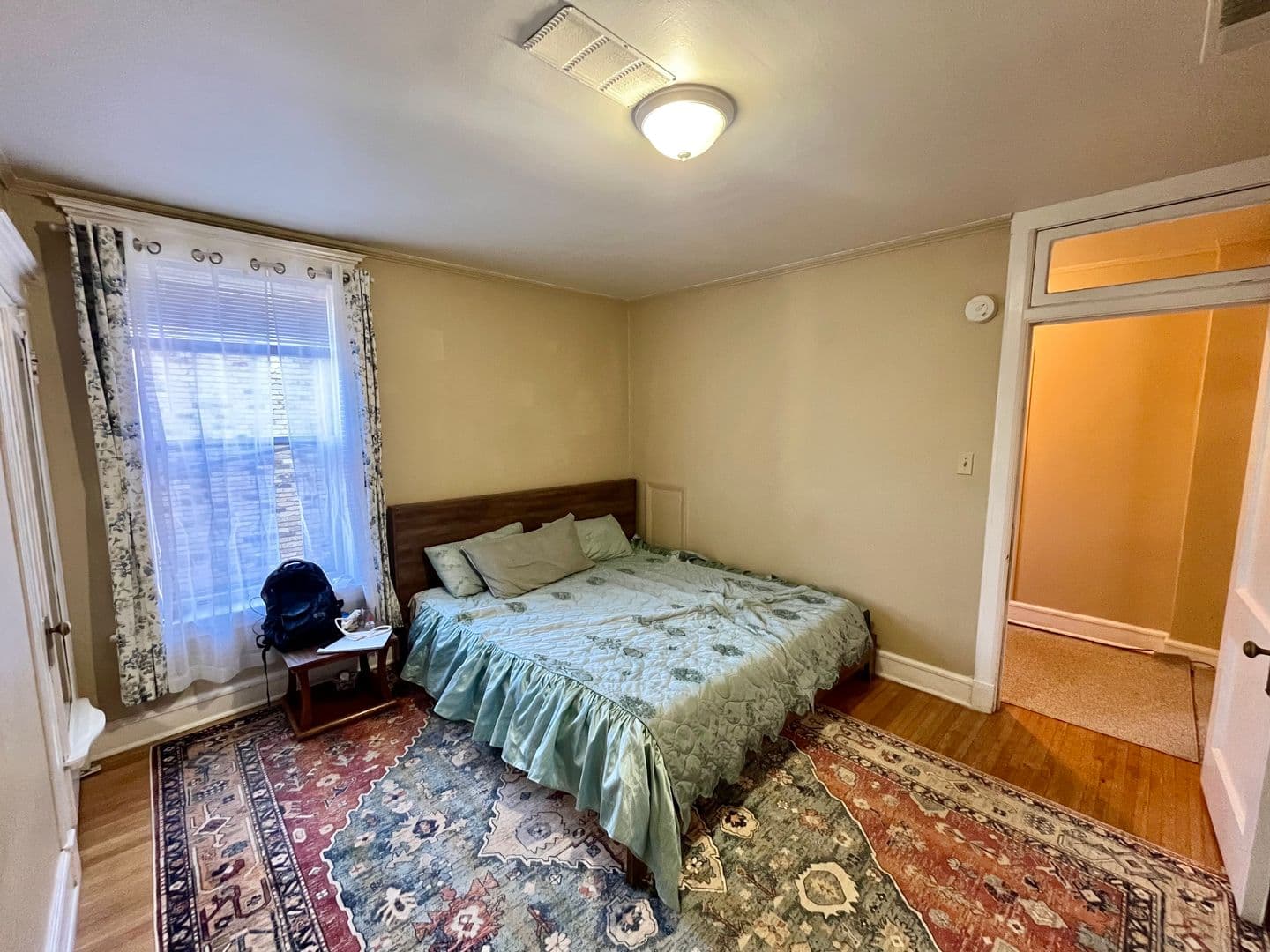 Milwaukee Apartment: 2320 E Belleview Pl.
