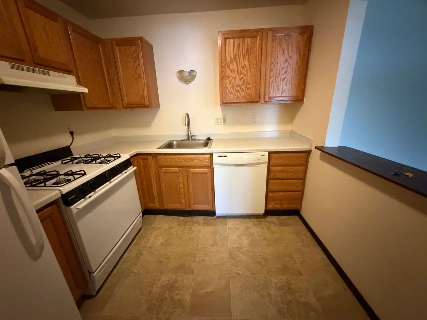 Green Bay Apartment: 1670 Shawano Ave