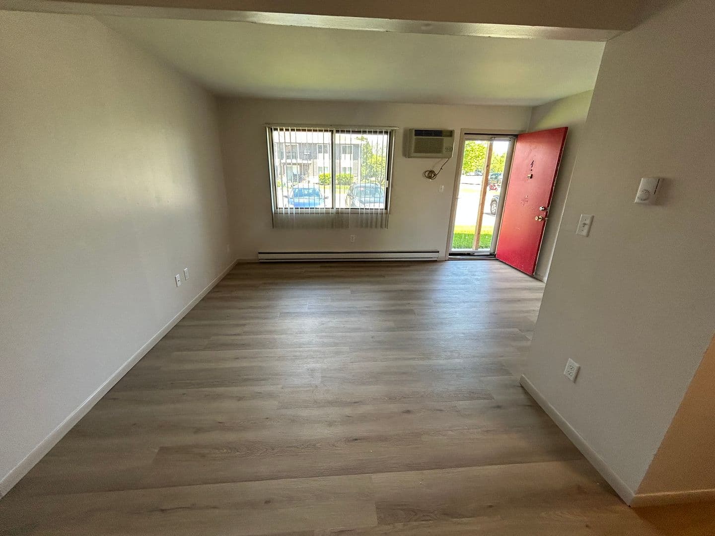 Menasha Apartment: 988 Third Street