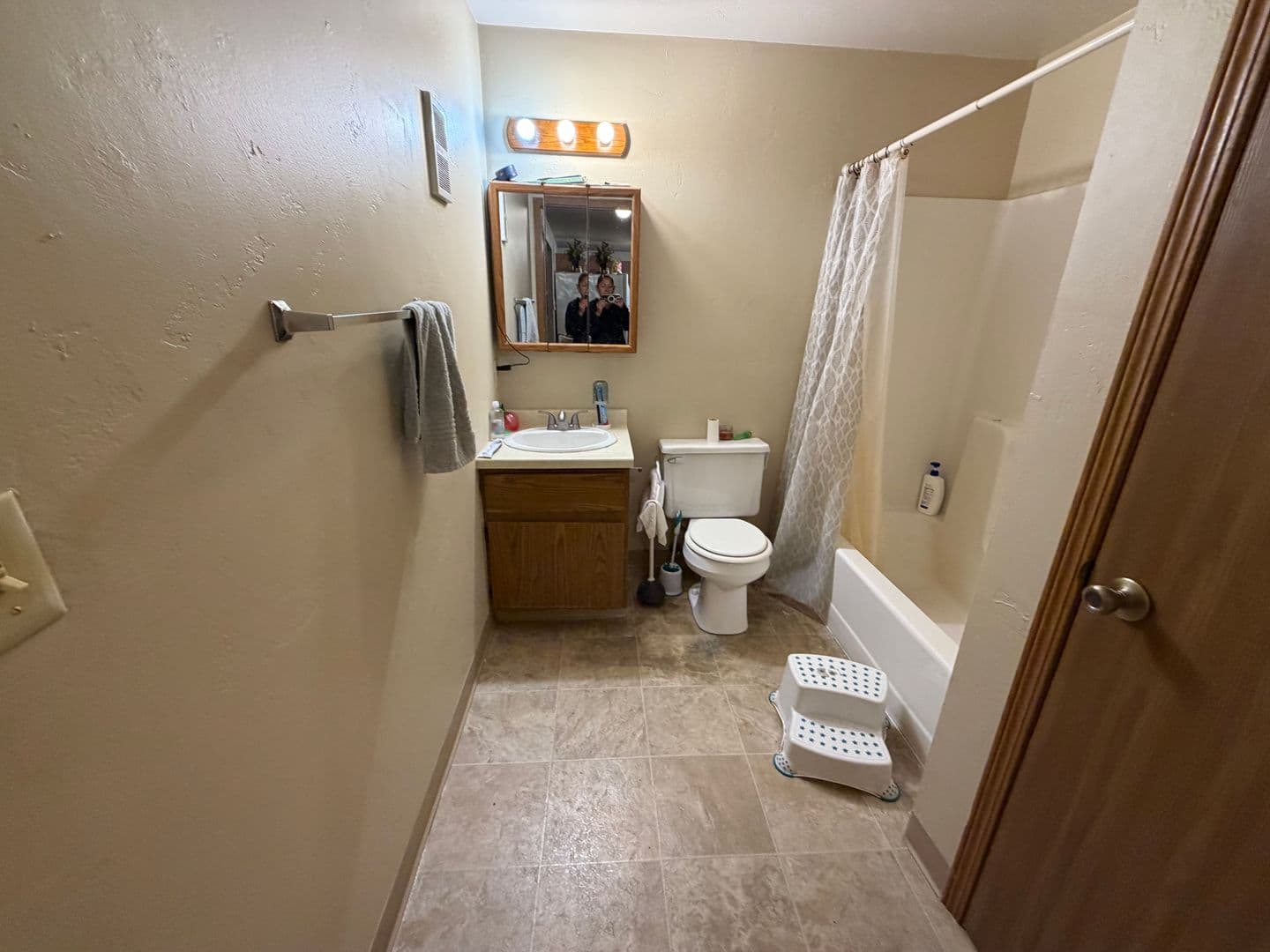 Green Bay Apartment: 2701 Humboldt Rd