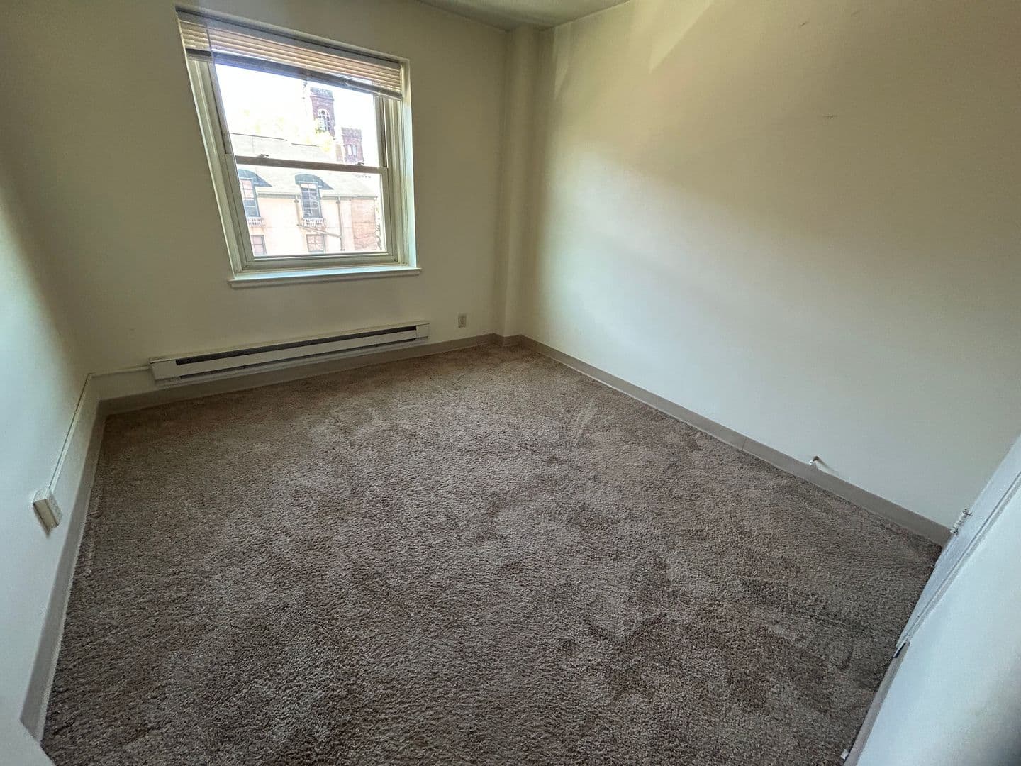 Milwaukee Apartment: 1029 E Knapp St