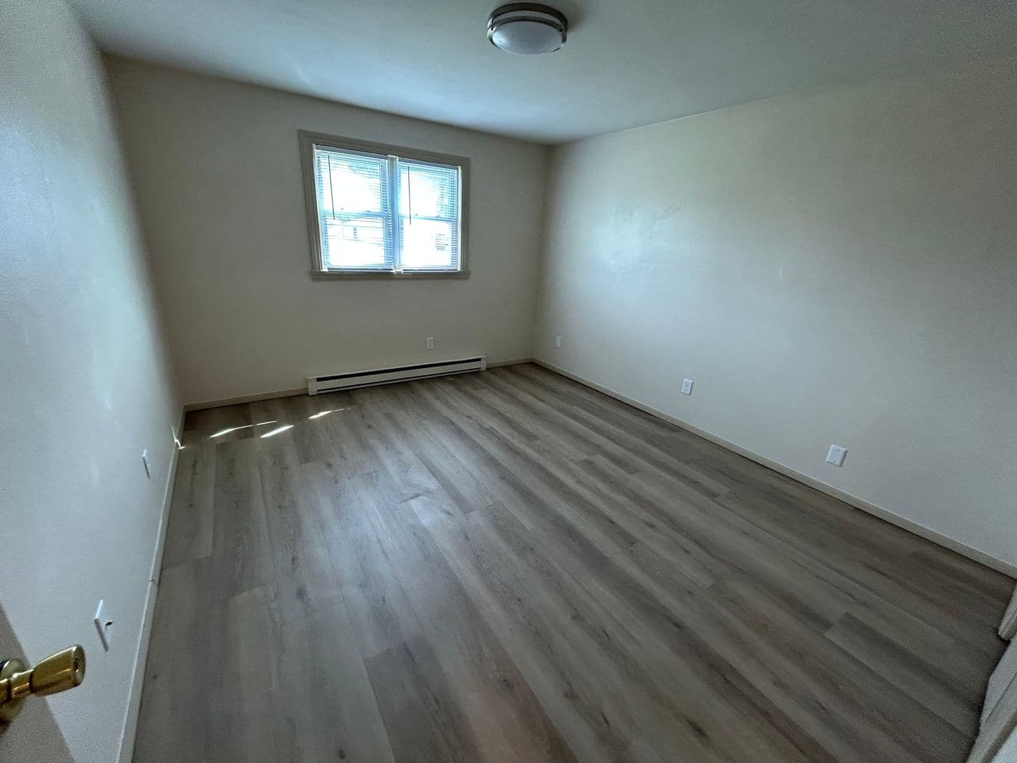 Appleton Apartment: 20 Bluemound Ct