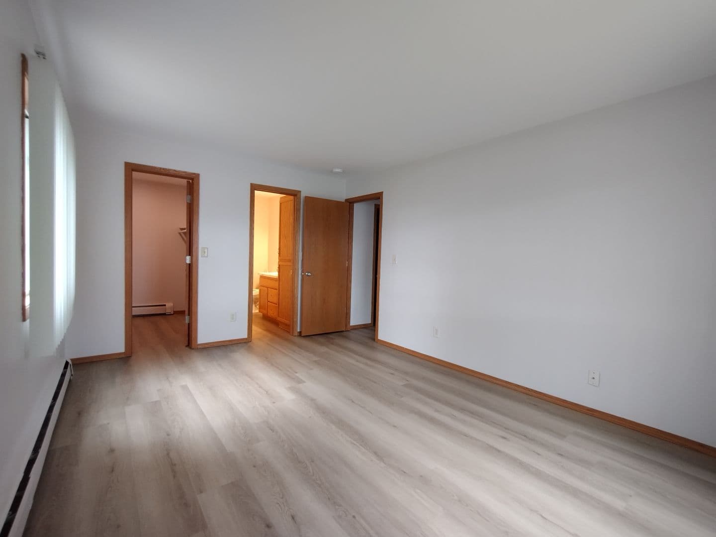 Menasha Apartment: 992 Third Street