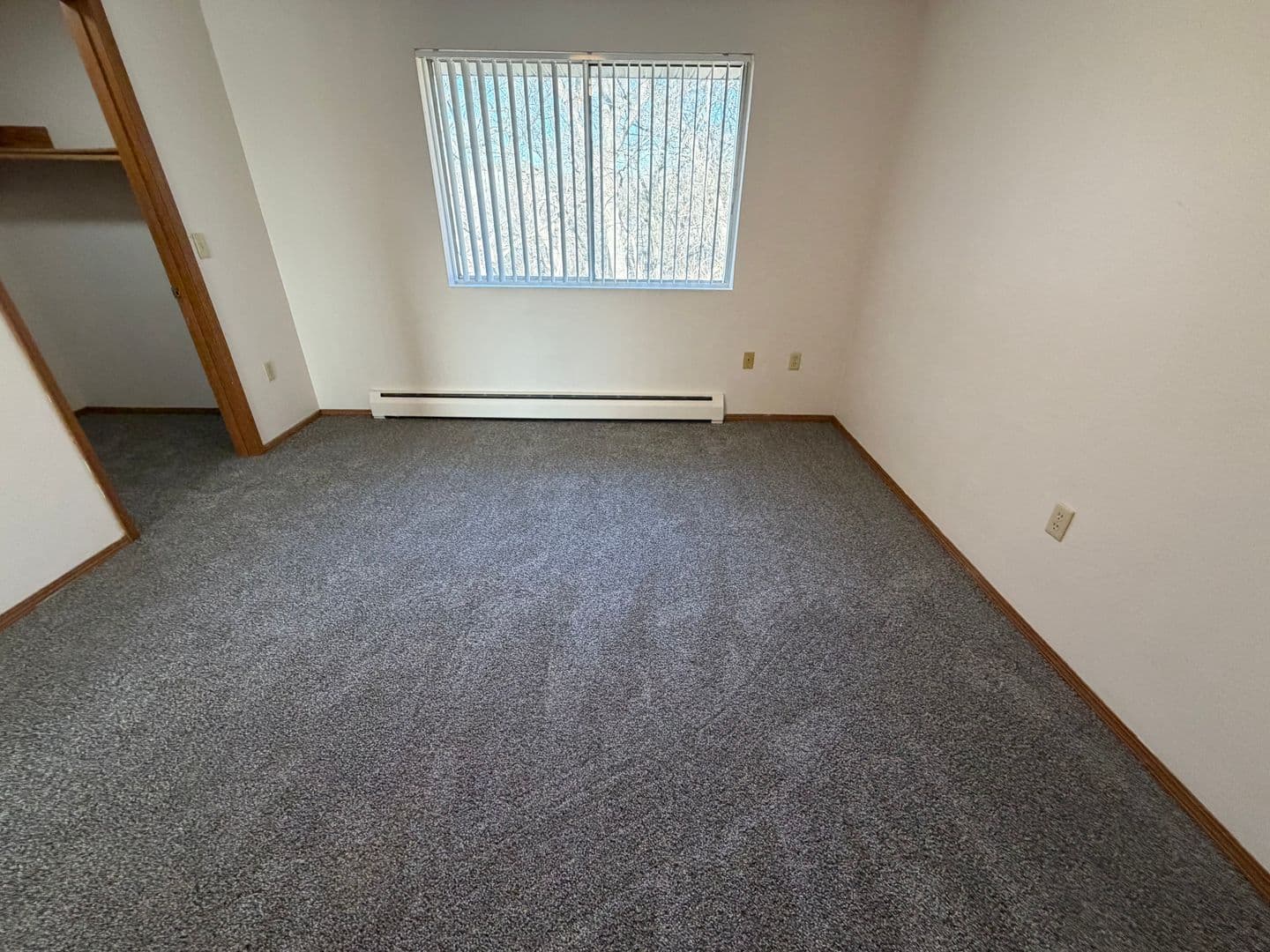 Green Bay Apartment: 2717 Humboldt Rd