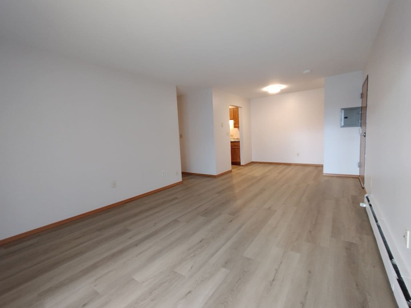 Menasha Apartment: 992 Third Street