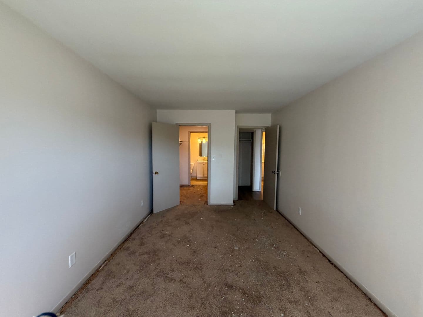 Green Bay Apartment: 1688 Shawano Ave