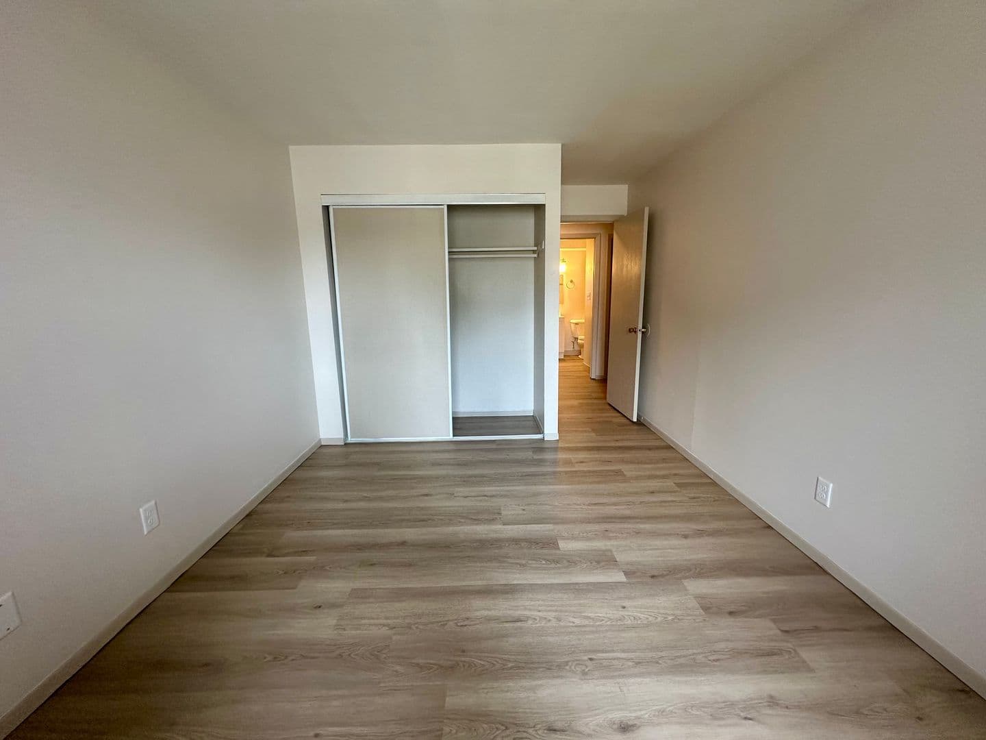 Green Bay Apartment: 1670 Shawano Ave