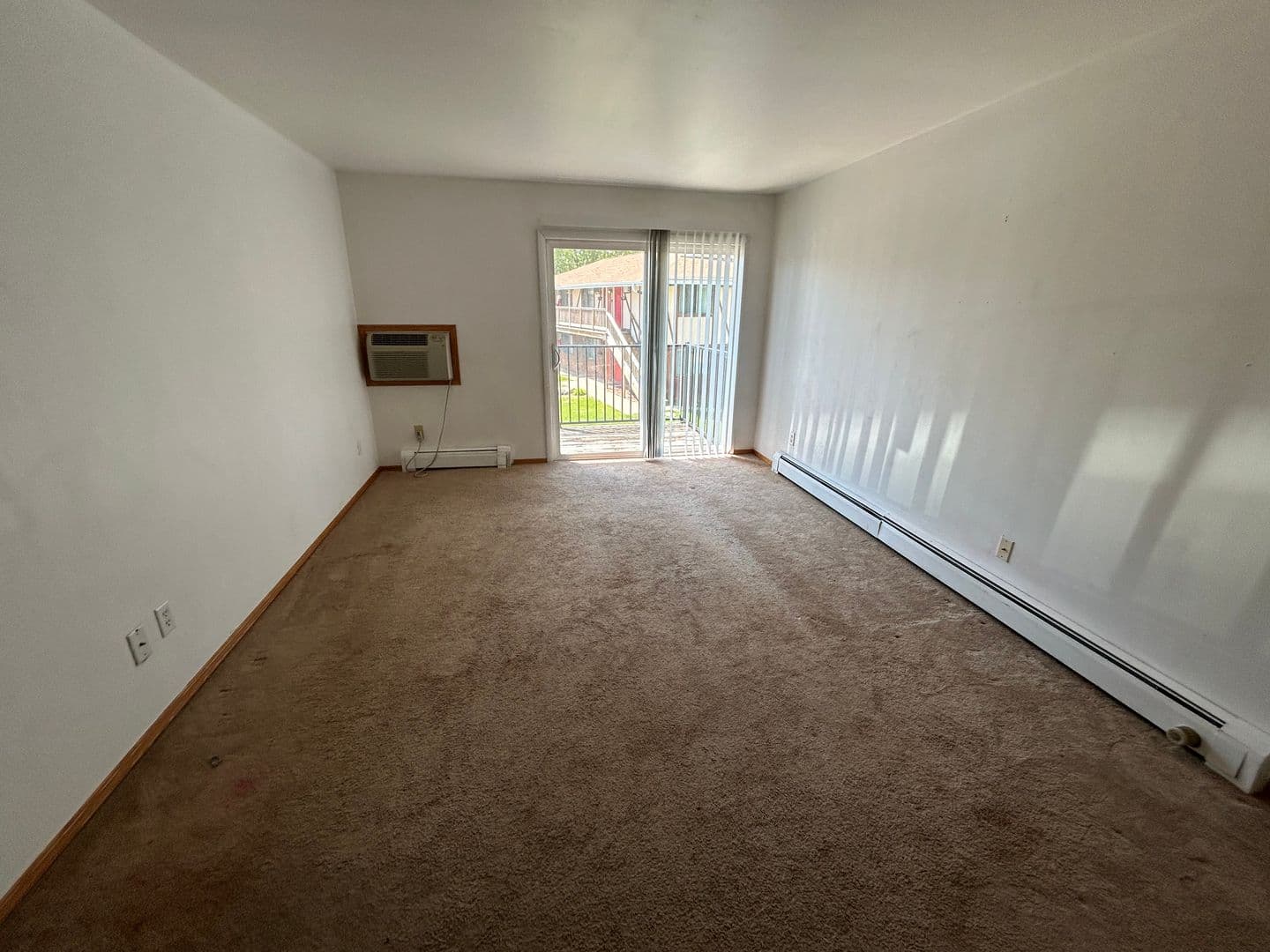 Menasha Apartment: 992 Third Street