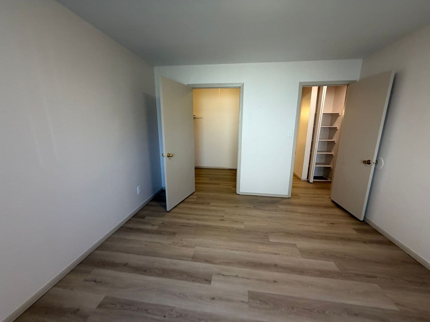 Green Bay Apartment: 1686 Shawano Ave