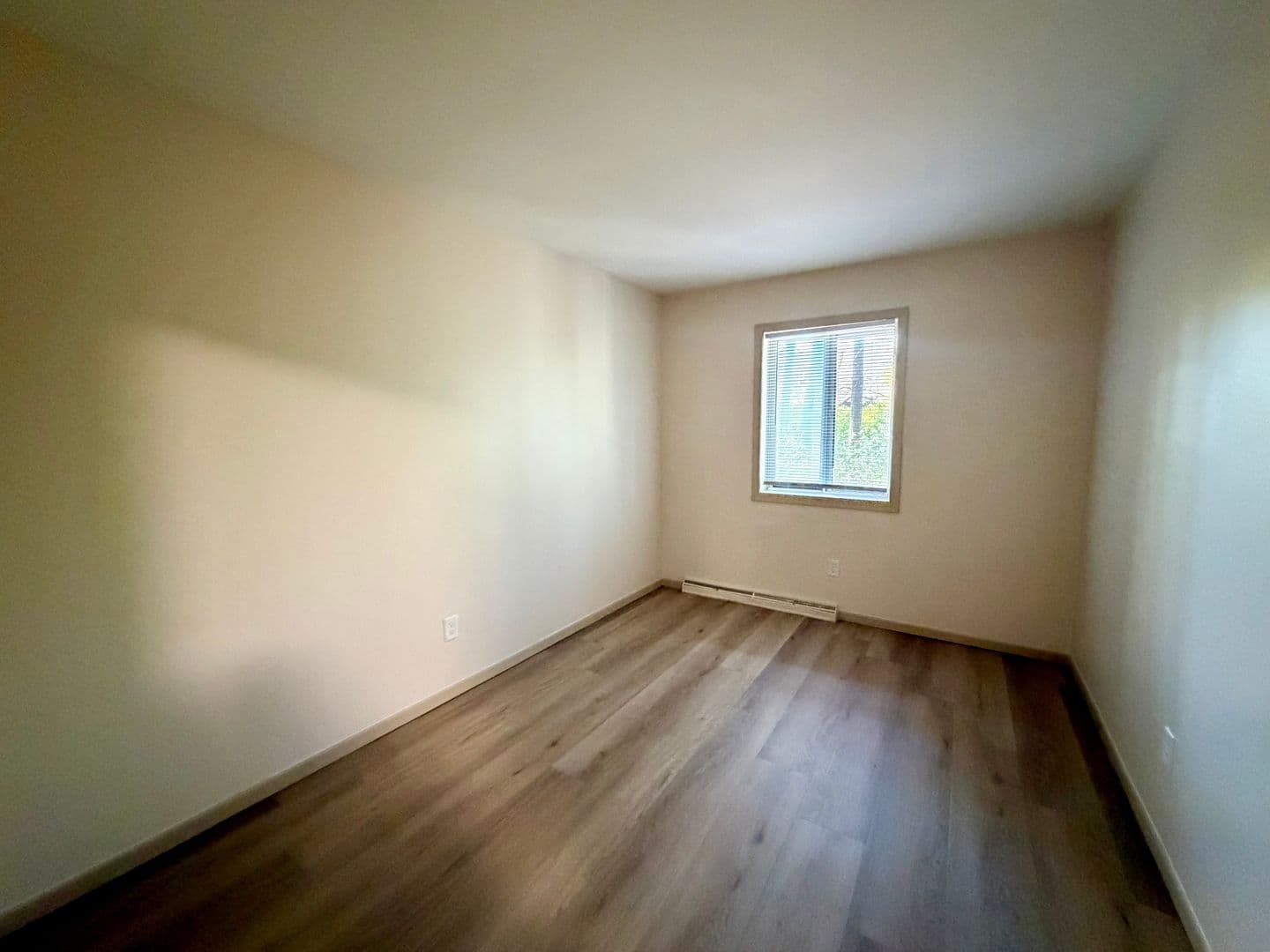 Appleton Apartment: 40 Bluemound Ct