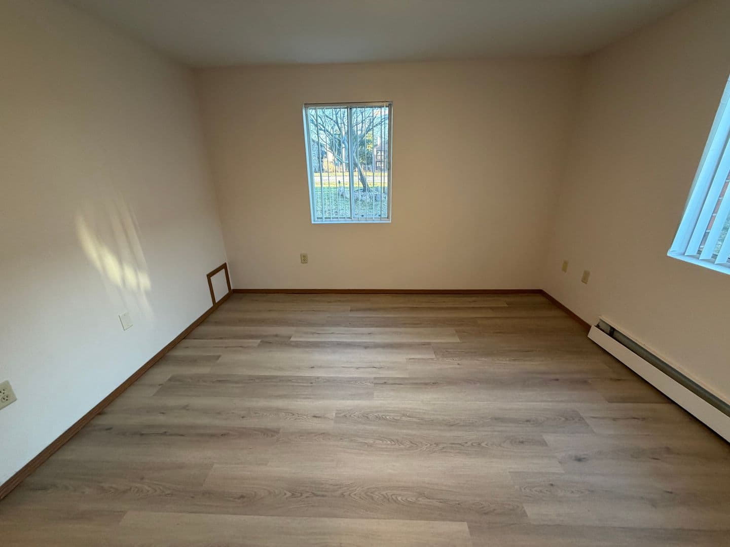 Green Bay Apartment: 2717 Humboldt Rd