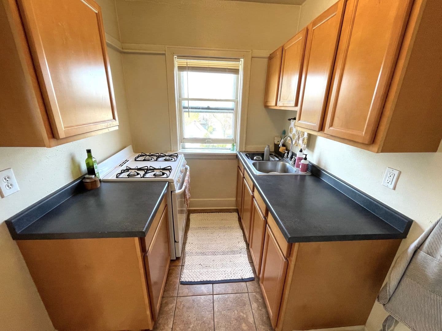 Shorewood Apartment: 3825 N Oakland Ave